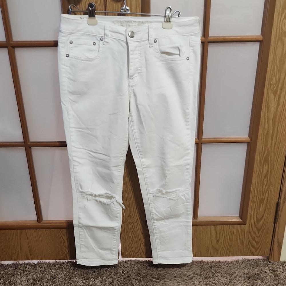 American Eagle Boy Crop Stretch Distressed White Jeans Size 4